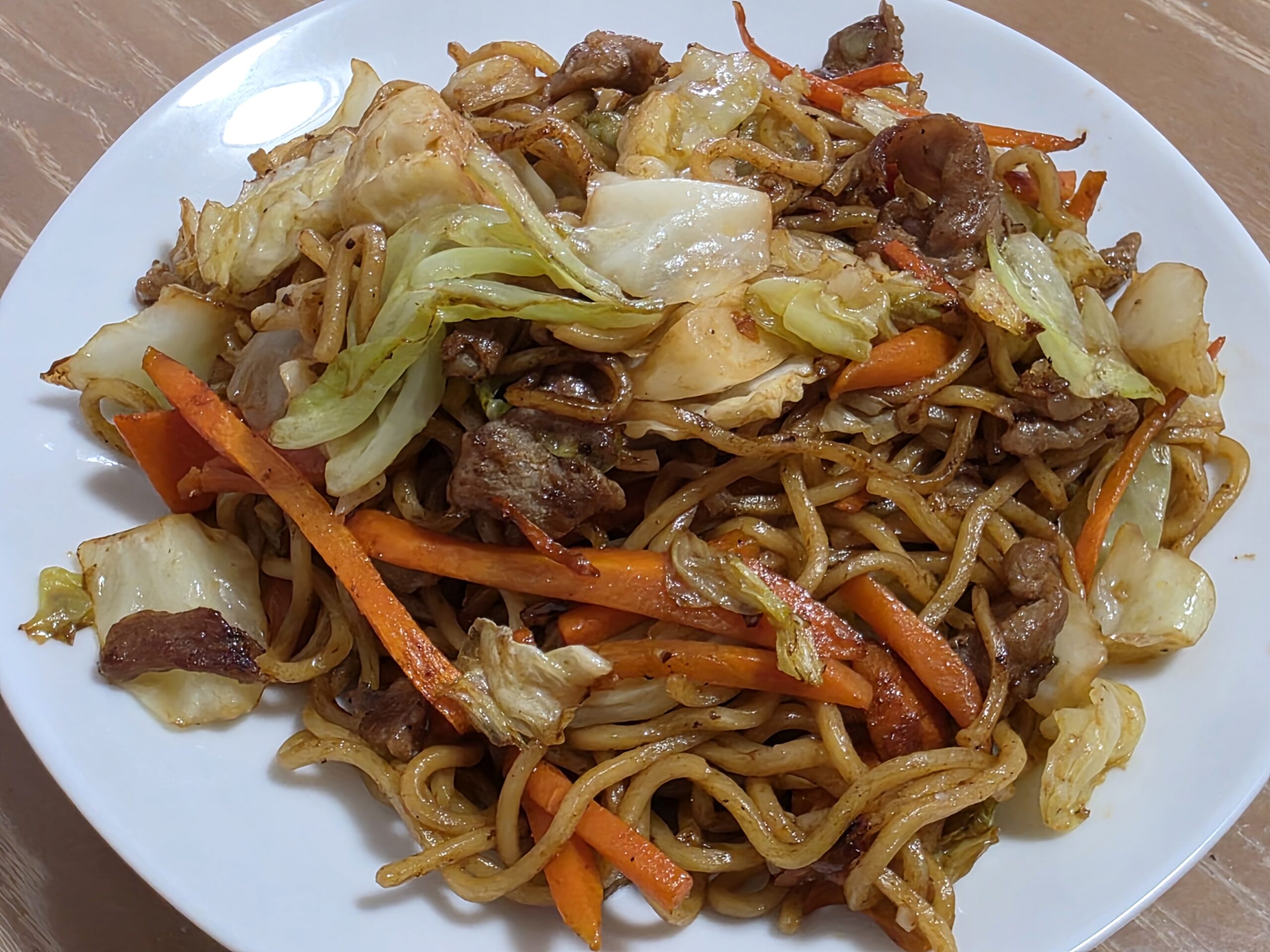 Kids' bento lunch packed with yakisoba noodles.